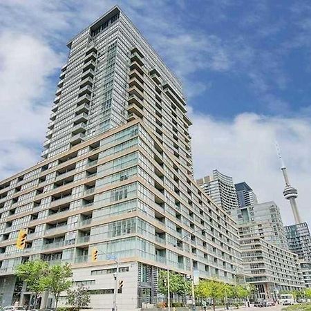 Three-Bedroom Condo With Free Parking Nearby Cn Tower With Lake View โตรอนโต ภายนอก รูปภาพ