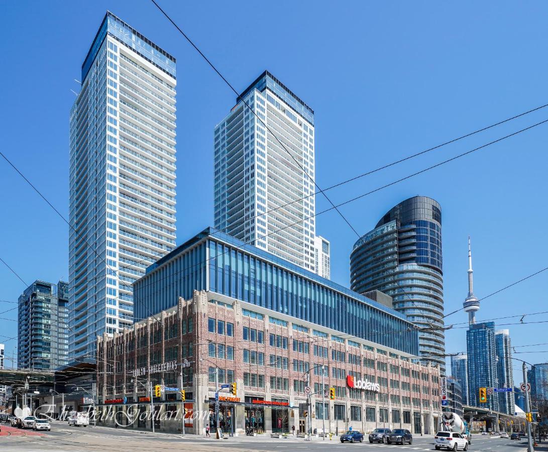 Three-Bedroom Condo With Free Parking Nearby Cn Tower With Lake View โตรอนโต ภายนอก รูปภาพ